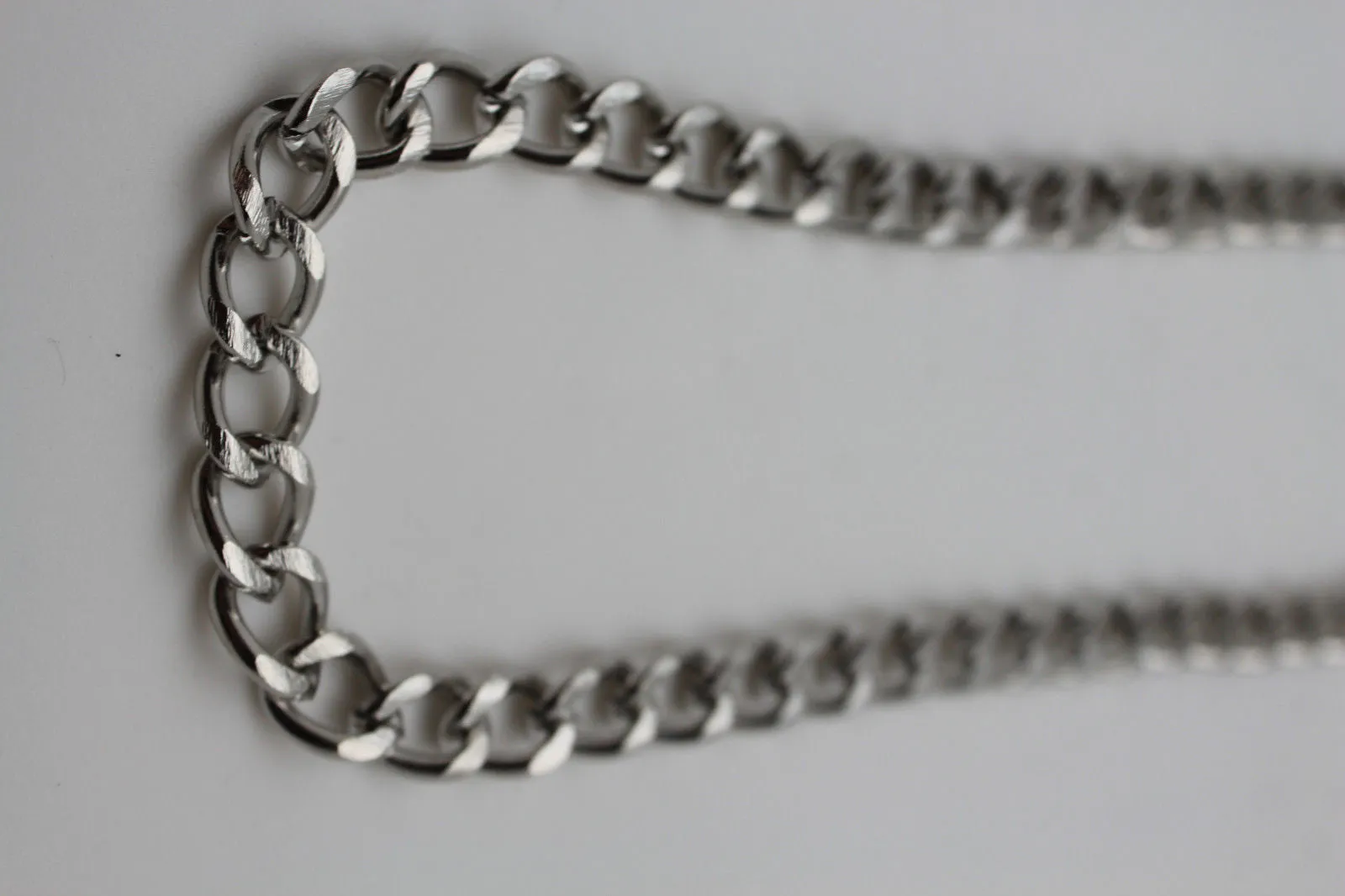 28" Round Link Wallet Chain