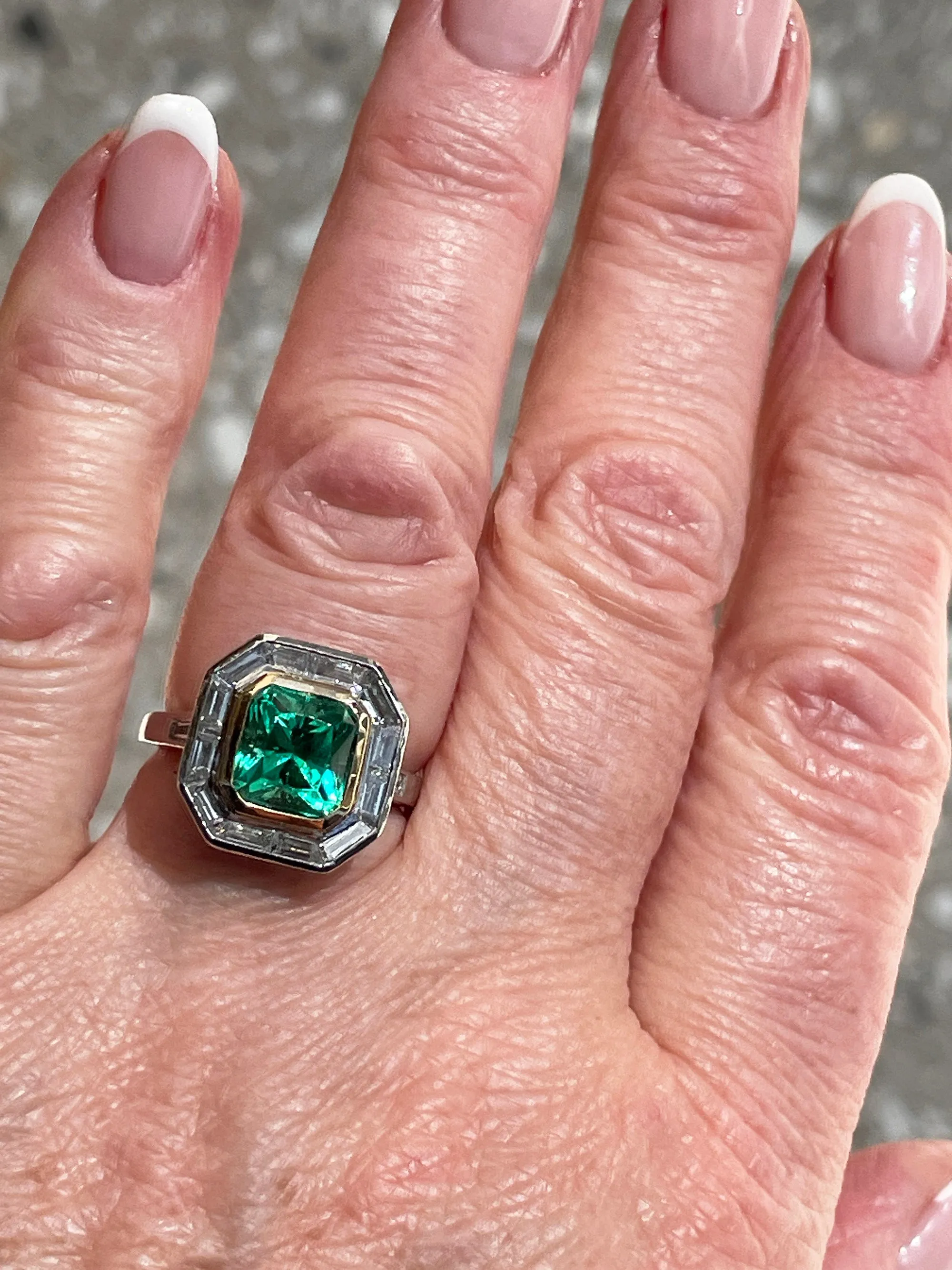 AGL Insignificant VVS 4.66ctw Natural Green Emerald Diamond Platinum 18k YG Ring