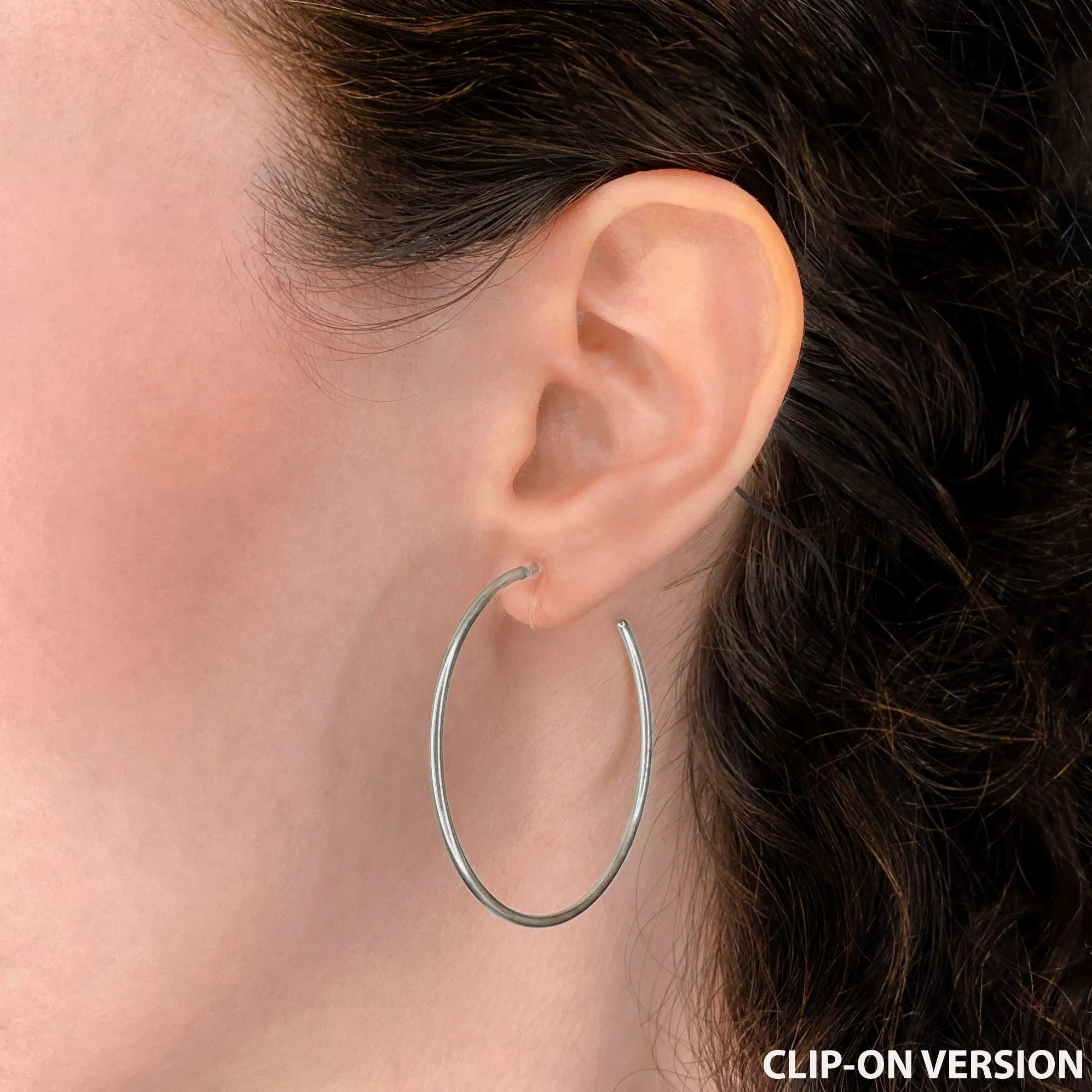 LARGE HOOP EARRINGS IN SILVER