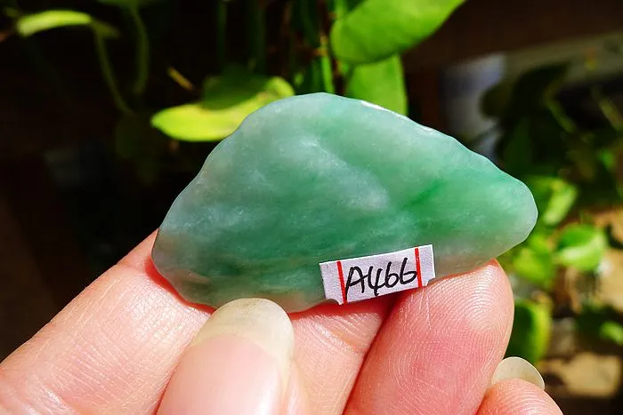 Natural Jade Rough Jadeite Raw (10.5g,4.2X2.2X0.8cm)