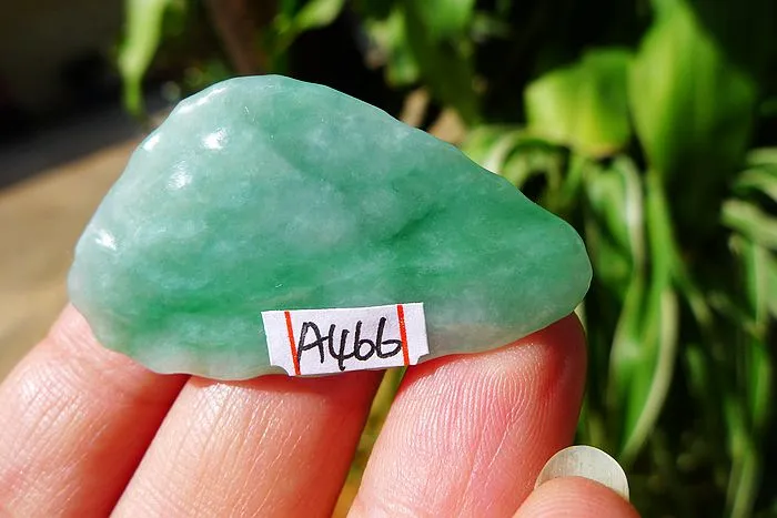 Natural Jade Rough Jadeite Raw (10.5g,4.2X2.2X0.8cm)