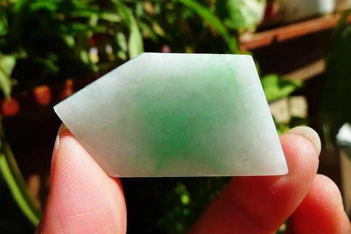 Natural Jade Rough Jadeite Raw (13.5g,4.1X2.3X0.45cm)