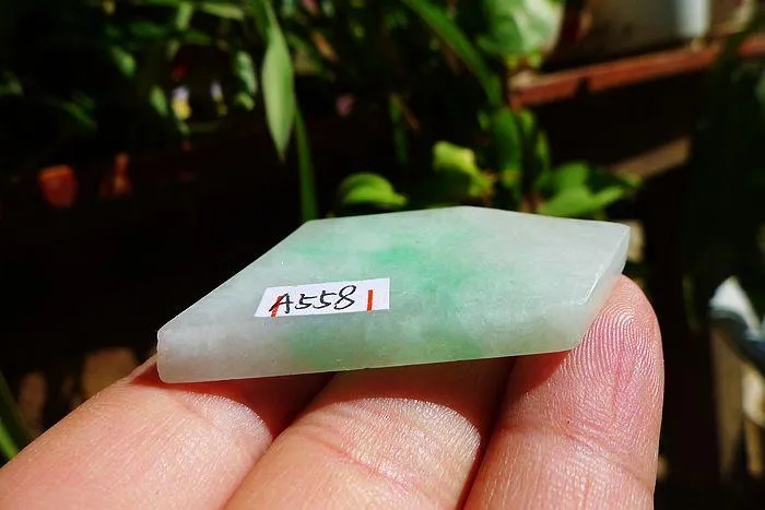 Natural Jade Rough Jadeite Raw (13.5g,4.1X2.3X0.45cm)