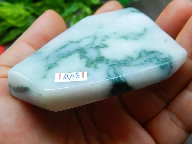 Natural Jade Rough Jadeite Raw (157g, 89X77X11mm)