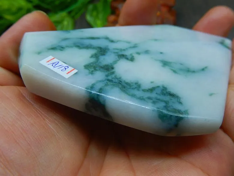 Natural Jade Rough Jadeite Raw (157g, 89X77X11mm)