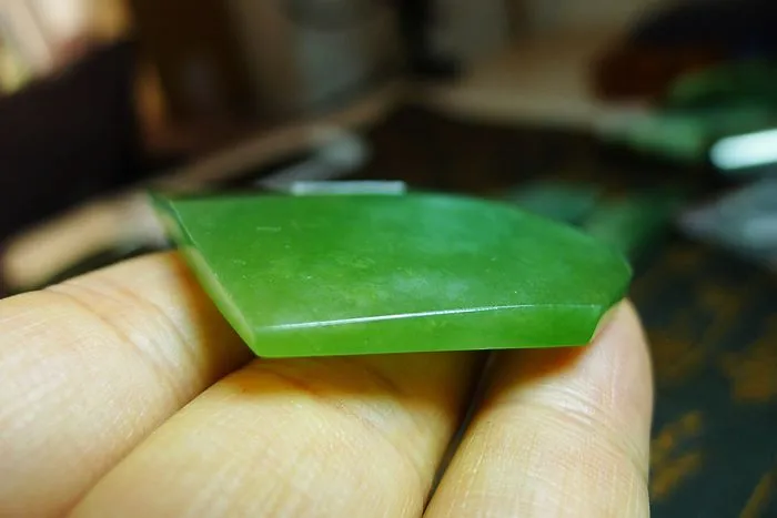 Natural Jade Rough Jadeite Raw (24g,4.3X3.6X0.7cm)