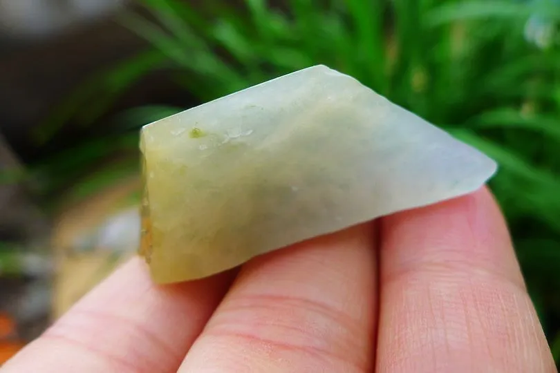 Natural Jade Rough Jadeite Raw (25g,3.8X2.4X1.5cm)