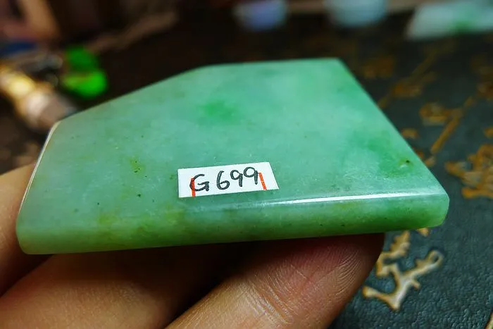 Natural Jade Rough Jadeite Raw (46g,5.5X4.4X0.65cm)