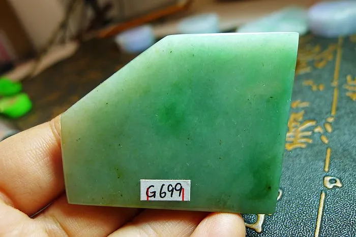 Natural Jade Rough Jadeite Raw (46g,5.5X4.4X0.65cm)