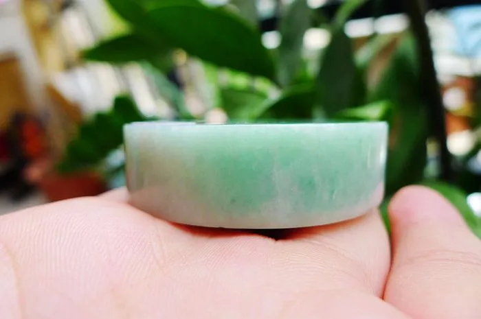 Natural Jade Rough Jadeite Raw (86g,4.9X1.37cm)