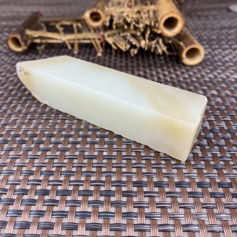 Natural Kunlun Jade Rough Nephrite Raw (110g,9.5X2.1X2.0cm)