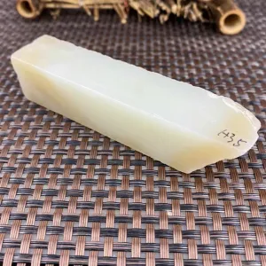 Natural Kunlun Jade Rough Nephrite Raw (110g,9.5X2.1X2.0cm)