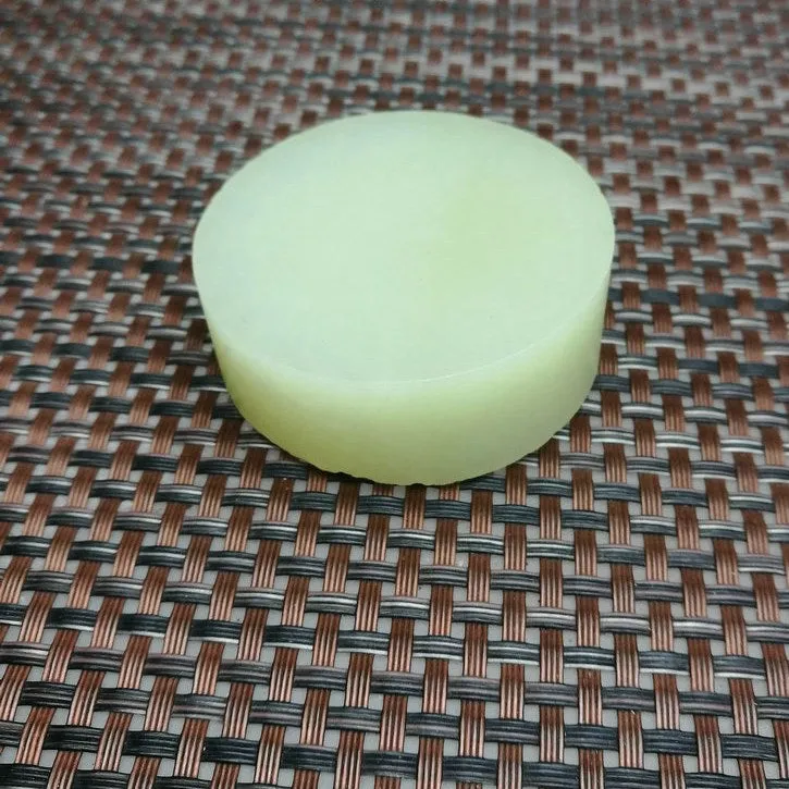 Natural Kunlun Jade Rough Nephrite Raw (115g, 5.3X1.5cm)