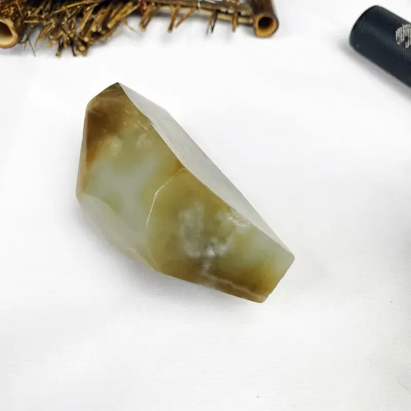 Natural Kunlun Jade Rough Nephrite Raw (250g,8.8X4.2X4.0cm)