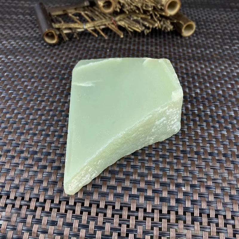 Natural Kunlun Jade Rough Nephrite Raw (254g,9.8X6.8X2.7cm)