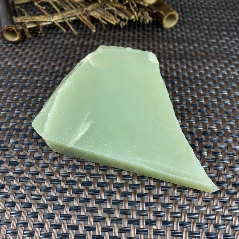 Natural Kunlun Jade Rough Nephrite Raw (254g,9.8X6.8X2.7cm)