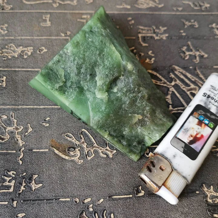 Natural Kunlun Jade Rough Nephrite Raw (257g, 8X7X4cm)