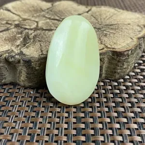 Natural Kunlun Jade Rough Nephrite Raw (33g,4.7X2.9X1.6cm)