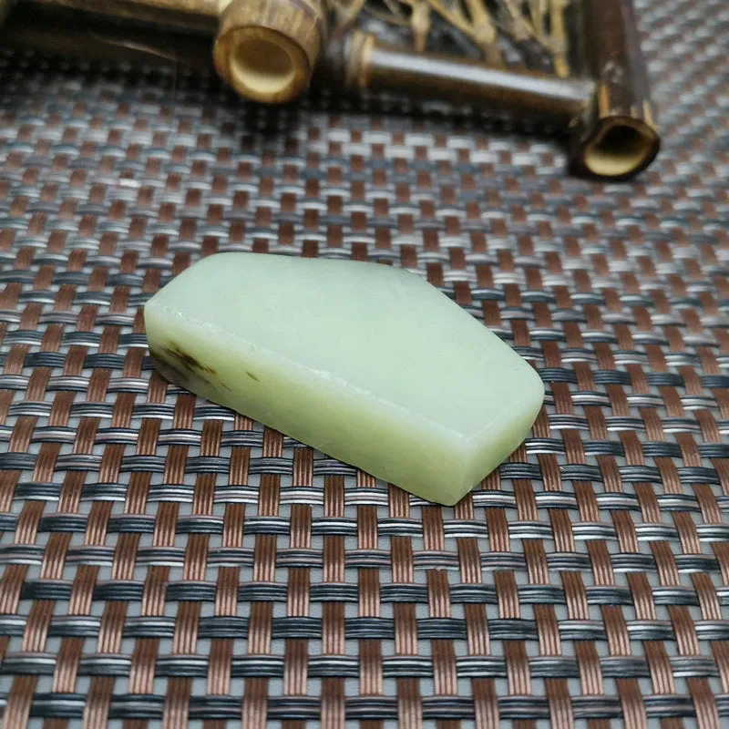 Natural Kunlun Jade Rough Nephrite Raw (38g,4.8X2.8X1.5cm)