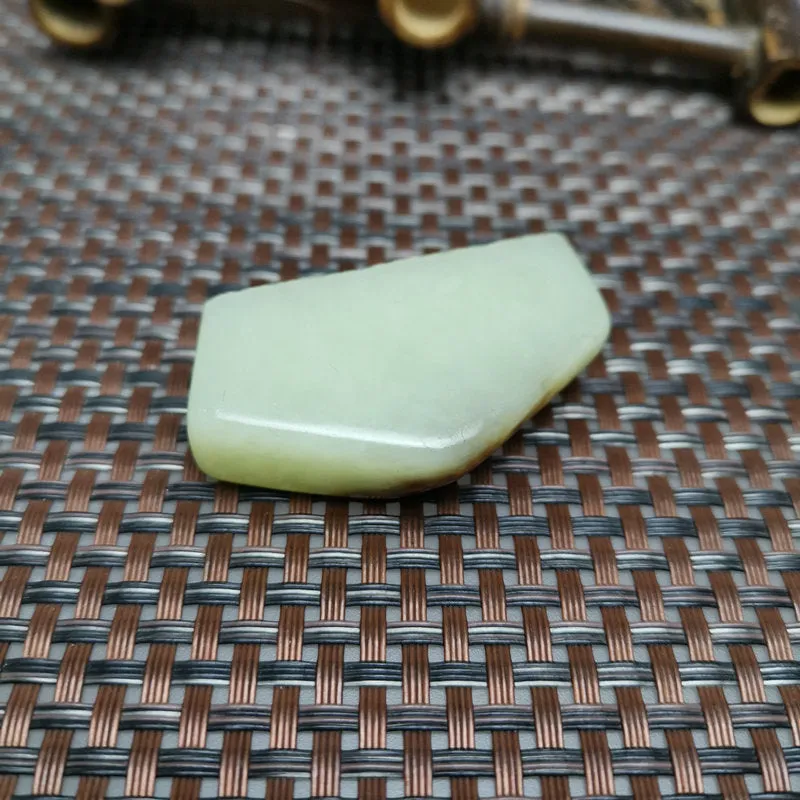 Natural Kunlun Jade Rough Nephrite Raw (38g,4.8X2.8X1.5cm)