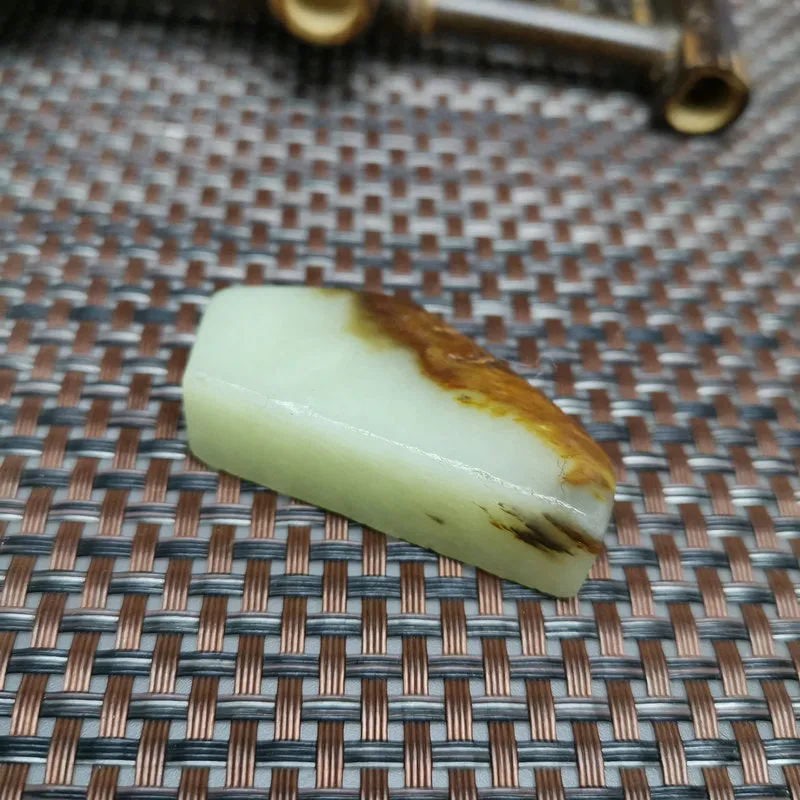 Natural Kunlun Jade Rough Nephrite Raw (38g,4.8X2.8X1.5cm)