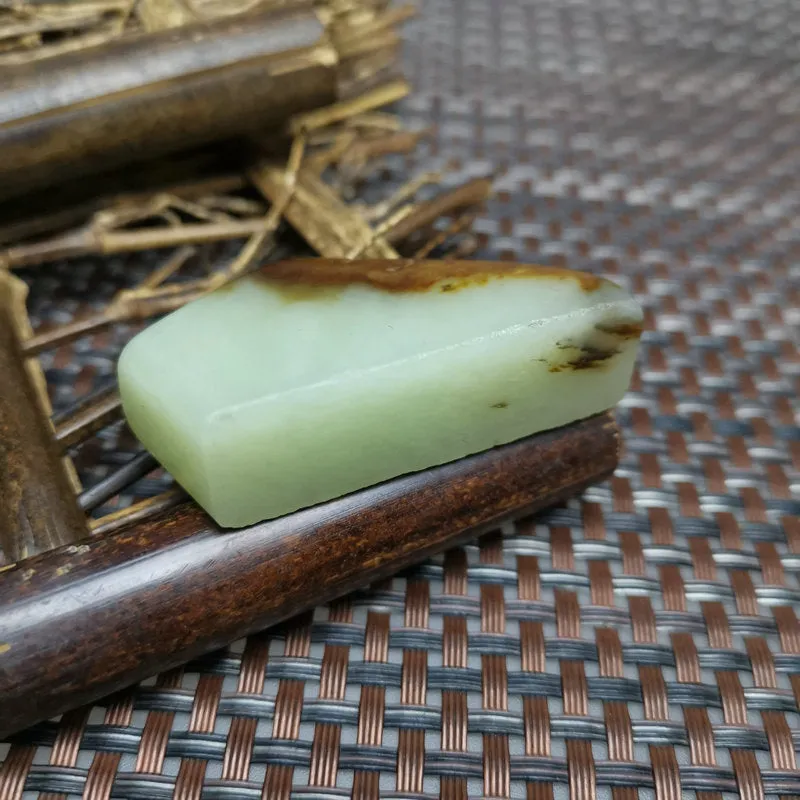 Natural Kunlun Jade Rough Nephrite Raw (38g,4.8X2.8X1.5cm)