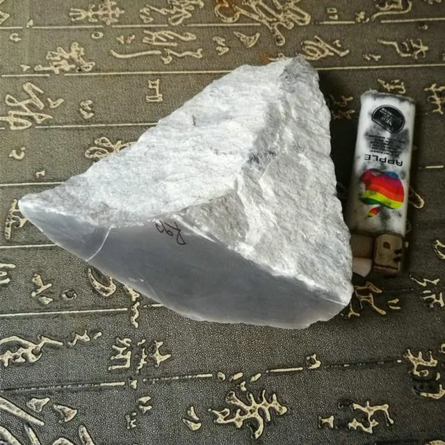 Natural Kunlun Jade Rough Nephrite Raw (486g, 10X11X5cm)