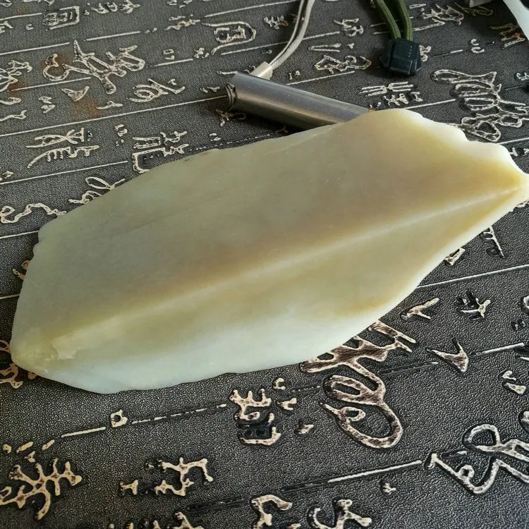 Natural Kunlun Jade Rough Nephrite Raw (603g, 14X7X4cm)