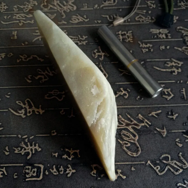 Natural Kunlun Jade Rough Nephrite Raw (603g, 14X7X4cm)