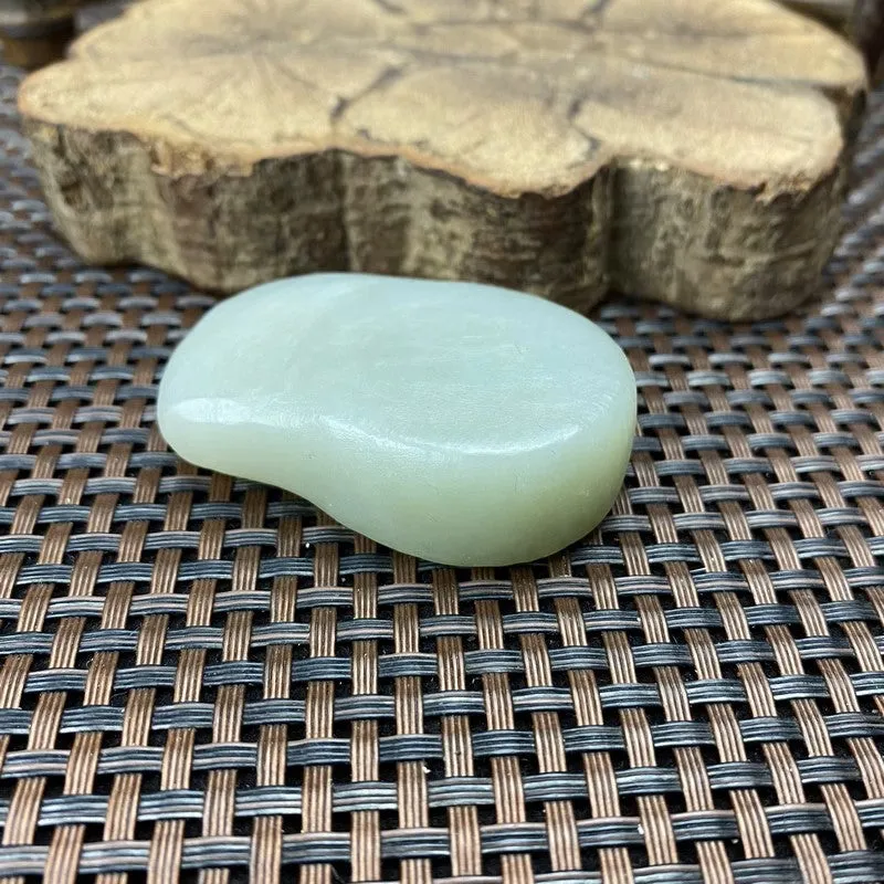 Natural Kunlun Jade Rough Nephrite Raw (62g,5.3X3.5X1.5cm)