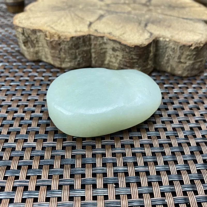 Natural Kunlun Jade Rough Nephrite Raw (62g,5.3X3.5X1.5cm)