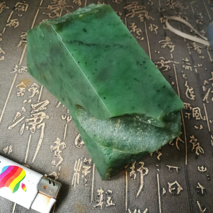 Natural Siberian Jade Rough Russia nephrite Raw (924g, 12X5.5X4cm)