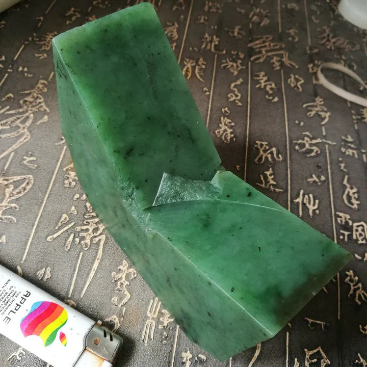 Natural Siberian Jade Rough Russia nephrite Raw (924g, 12X5.5X4cm)